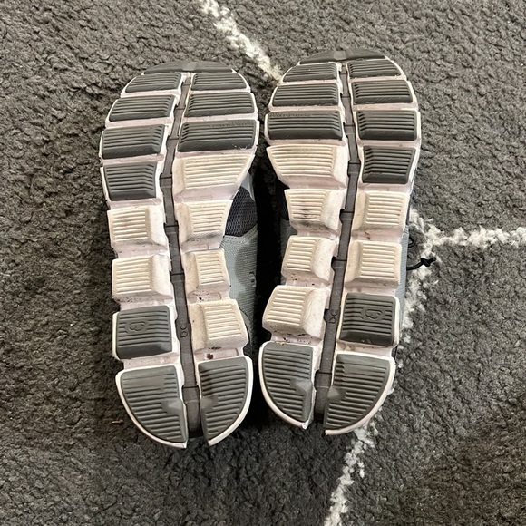 On clouds, the classic - Picture 4 of 4